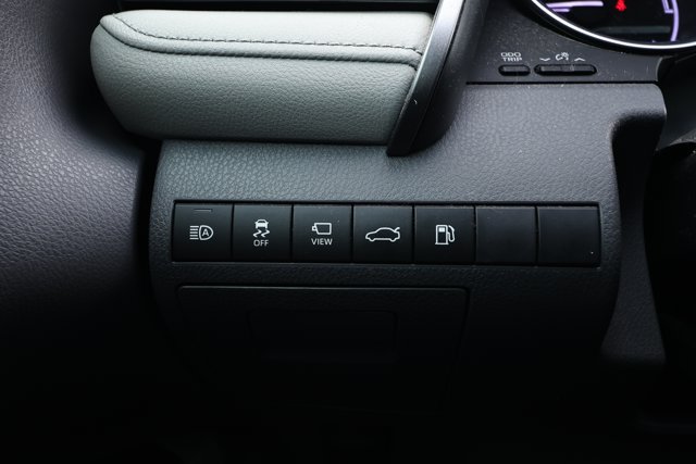 Used 2018 Toyota Camry XLE w/ Audio Package FWD image 16