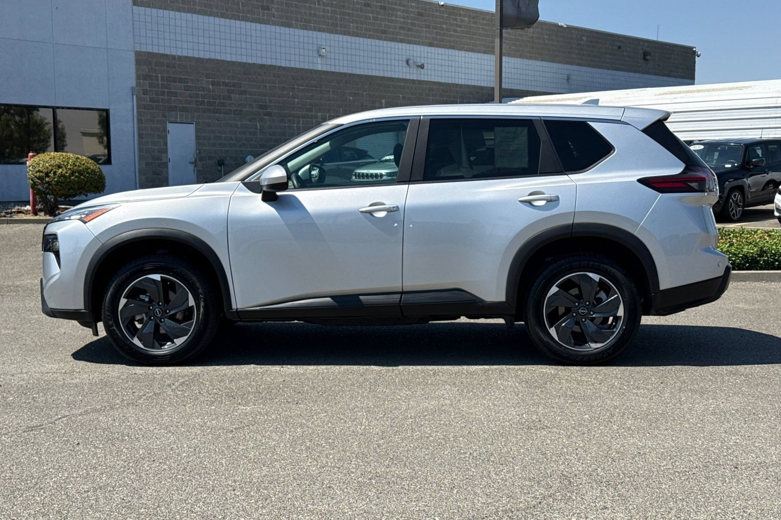 Certified 2024 Nissan Rogue SV AWD/4WD image 9