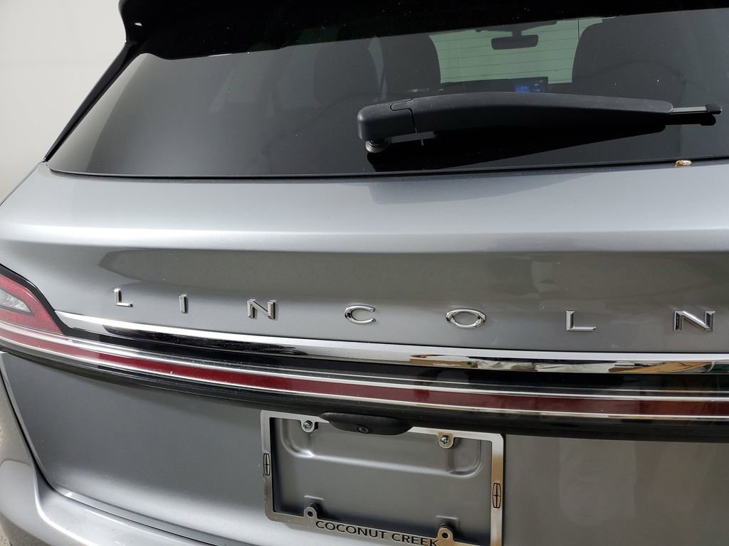 Used 2023 Lincoln Nautilus FWD image 6