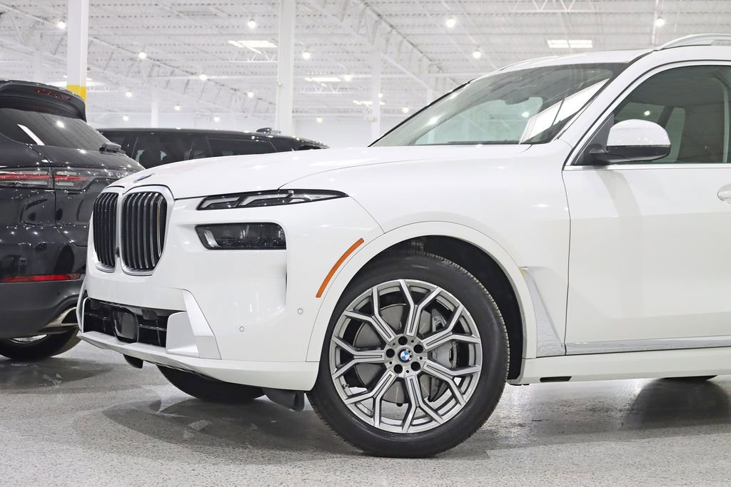 Used 2024 BMW X7 xDrive40i image 2