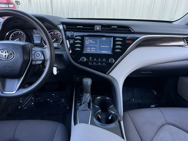 Used 2018 Toyota Camry L image 15