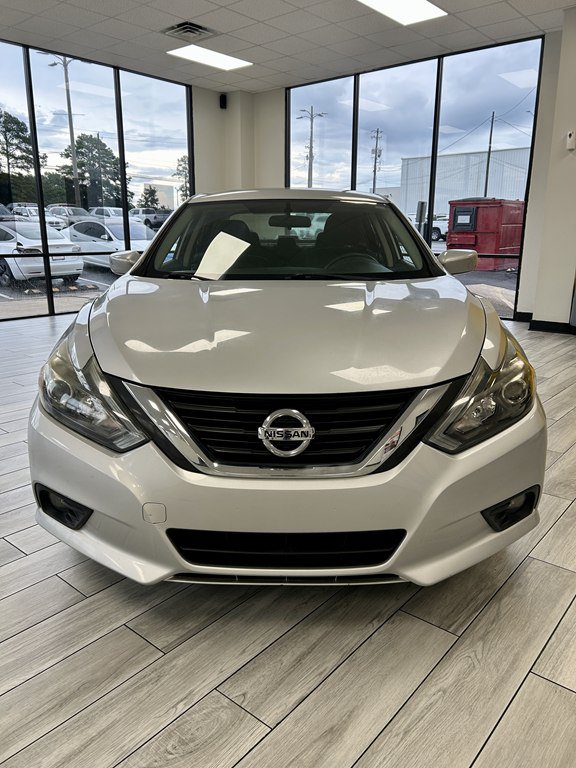 Used 2016 Nissan Altima 2.5 SR FWD image 2