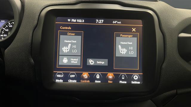 Used 2022 Jeep Renegade Latitude AWD/4WD image 29