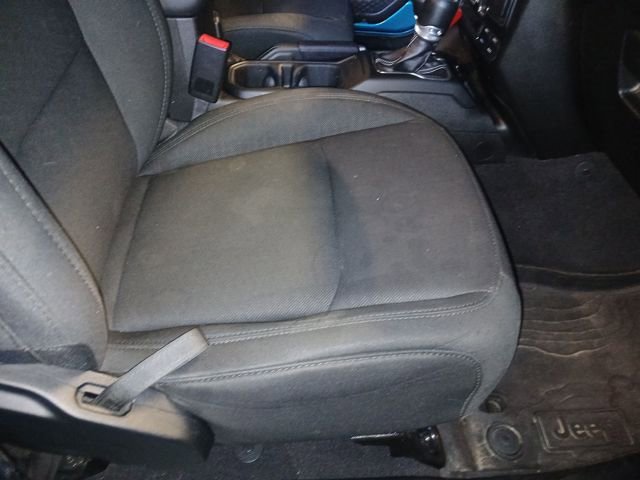 Used 2020 Jeep Wrangler Unlimited Sahara image 61