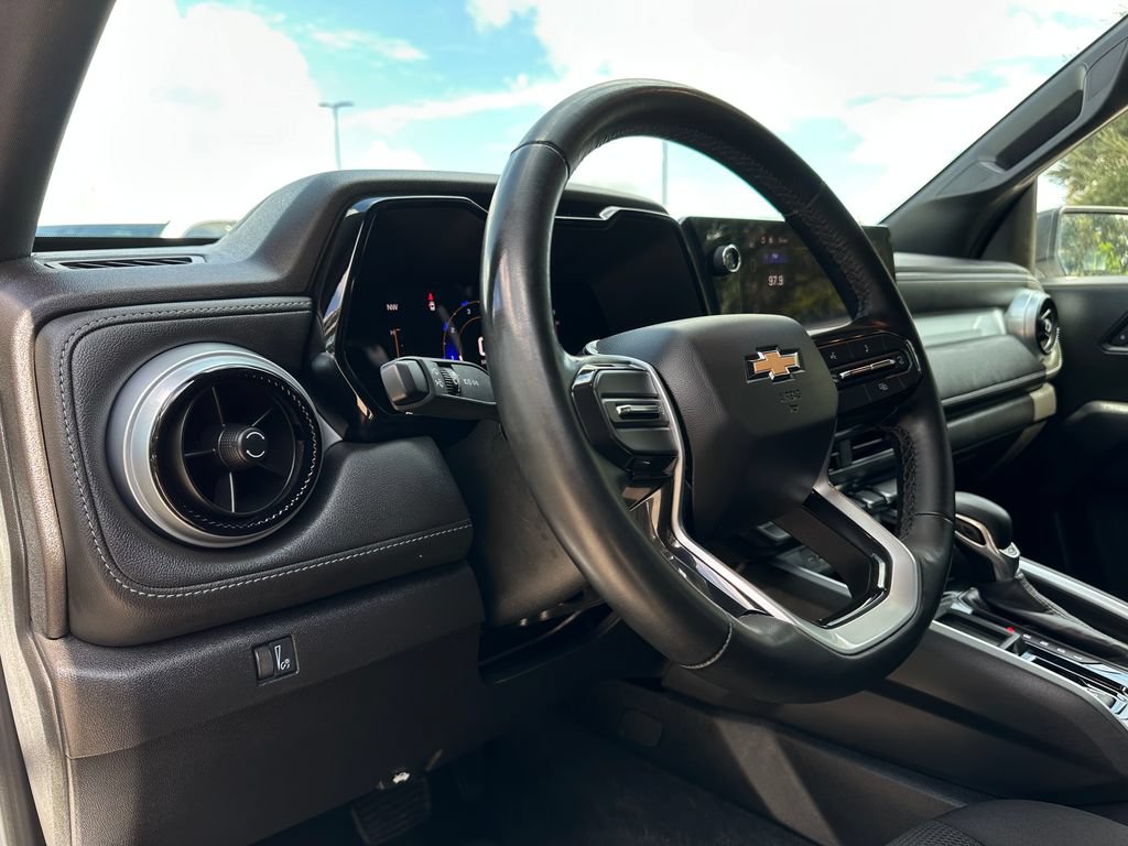Used 2023 Chevrolet Colorado LT RWD image 14