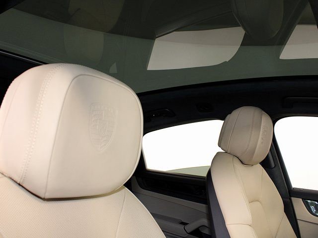 New 2026 Porsche Cayenne GTS image 28