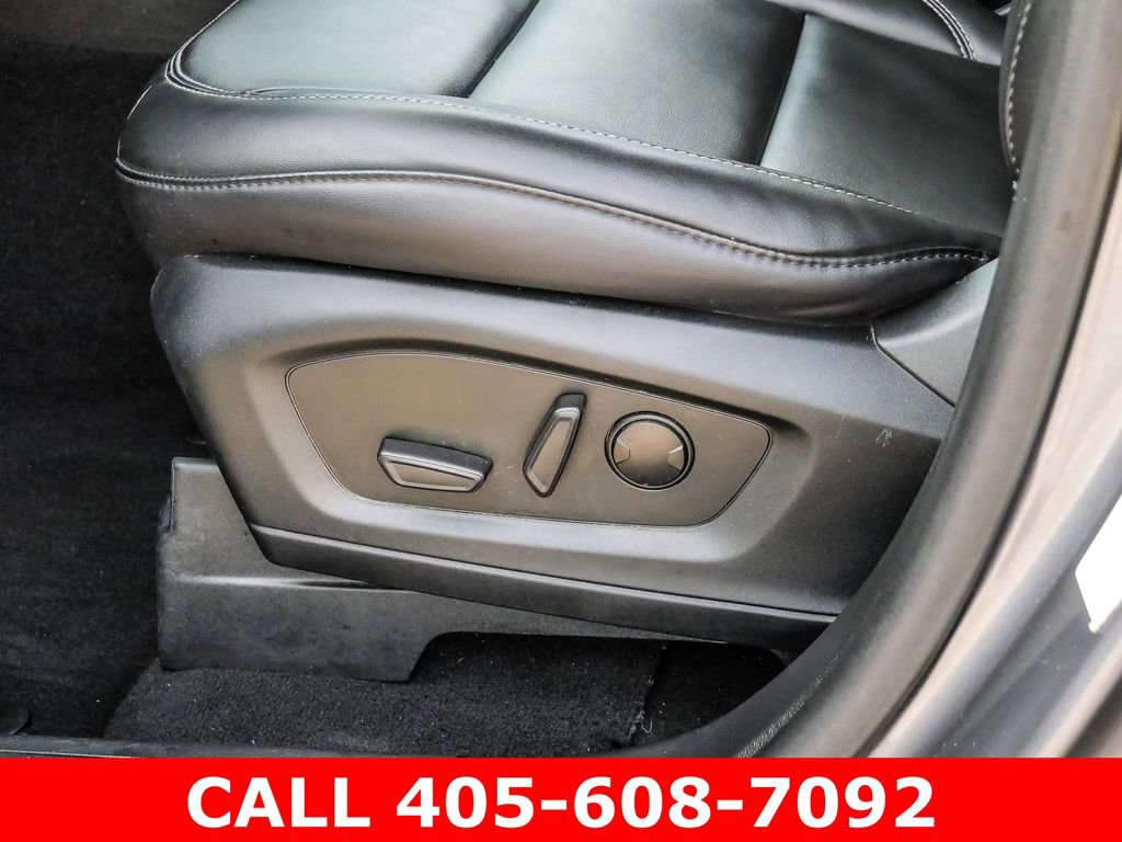 Used 2024 Ford Explorer XLT w/ Equipment Group 202A RWD image 29