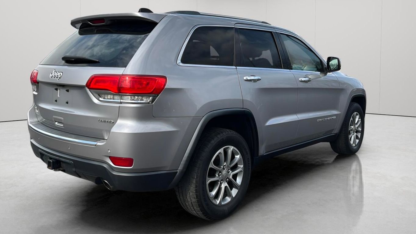 Used 2015 Jeep Grand Cherokee Limited w/ Luxury Group II image 4