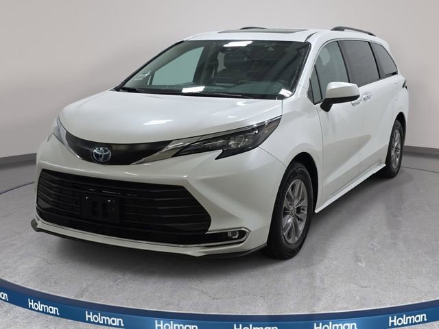 Used 2024 Toyota Sienna XLE FWD video 1