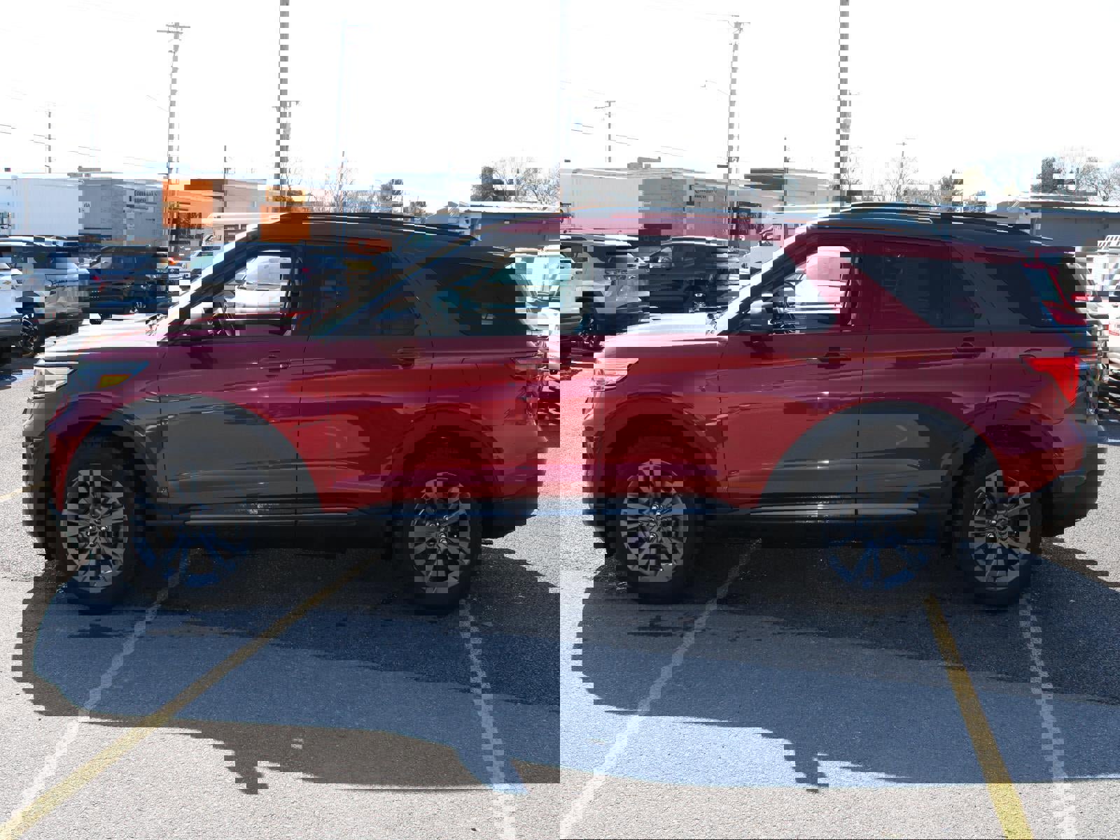 Used 2021 Ford Explorer XLT w/ Equipment Group 202A image 5