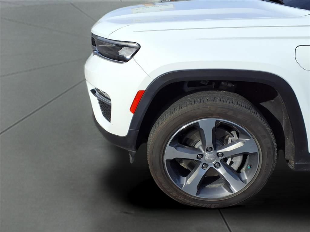 Used 2022 Jeep Grand Cherokee Limited 4xe image 16