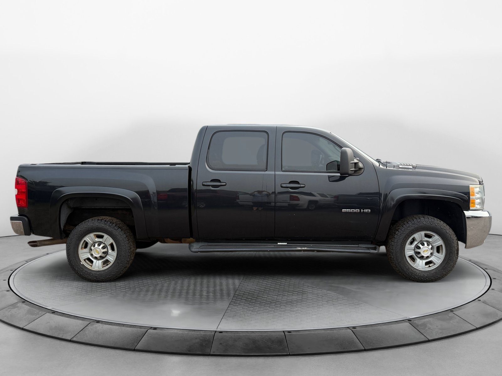 Used 2010 Chevrolet Silverado 2500 LTZ w/ Convenience Package AWD/4WD image 2