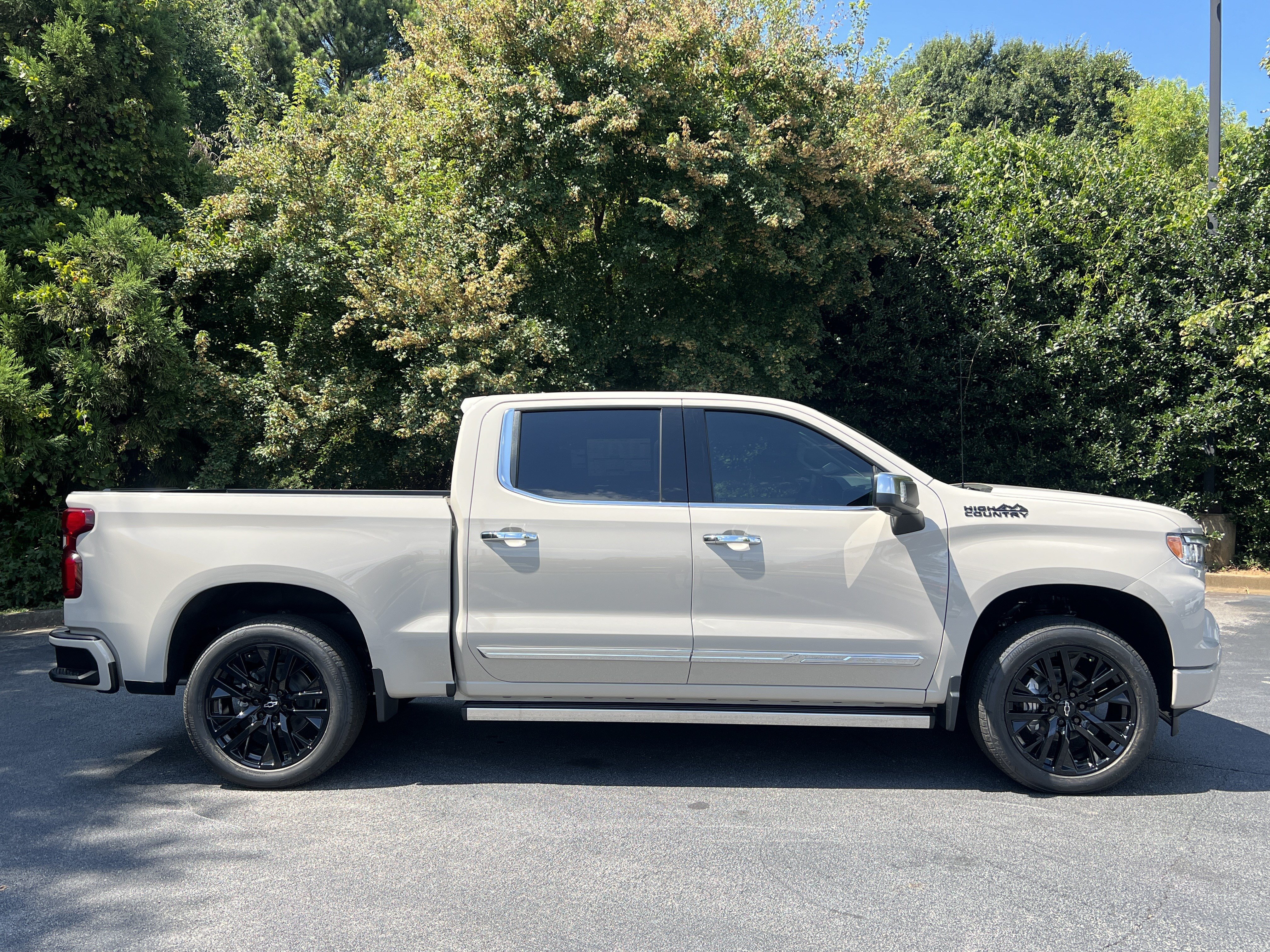 New 2026 Chevrolet Silverado 1500 High Country AWD/4WD image 10