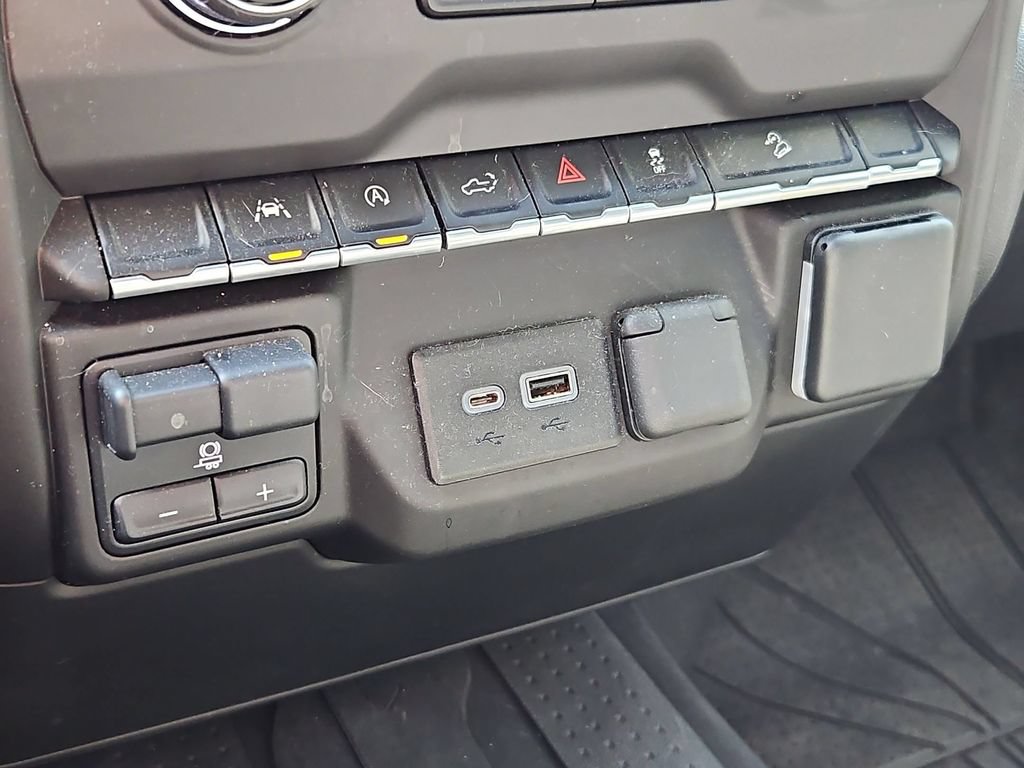 Used 2023 Chevrolet Silverado 1500 Custom Trail Boss AWD/4WD image 26