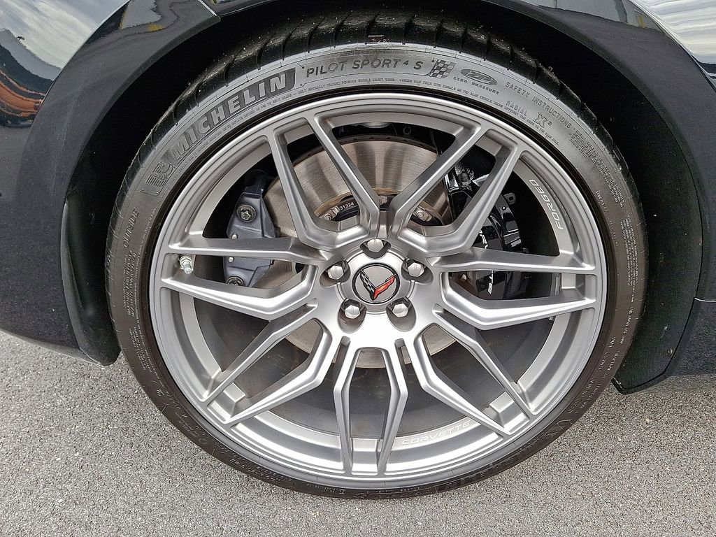 Used 2025 Chevrolet Corvette Z06 RWD image 8