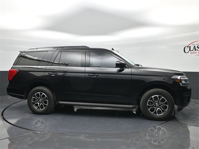 Used 2023 Ford Expedition XLT image 6