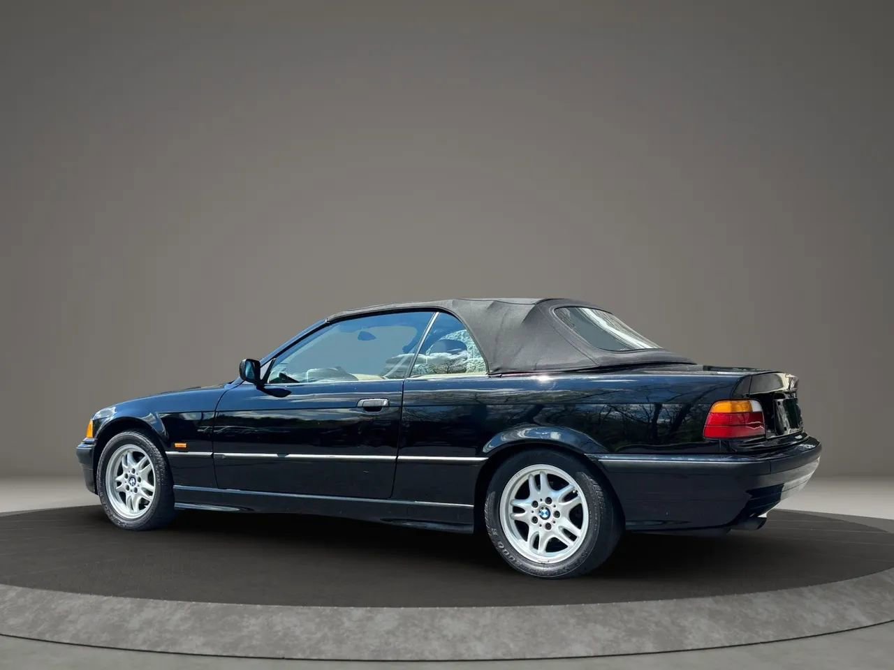 Used 1997 BMW 328i Convertible RWD image 6
