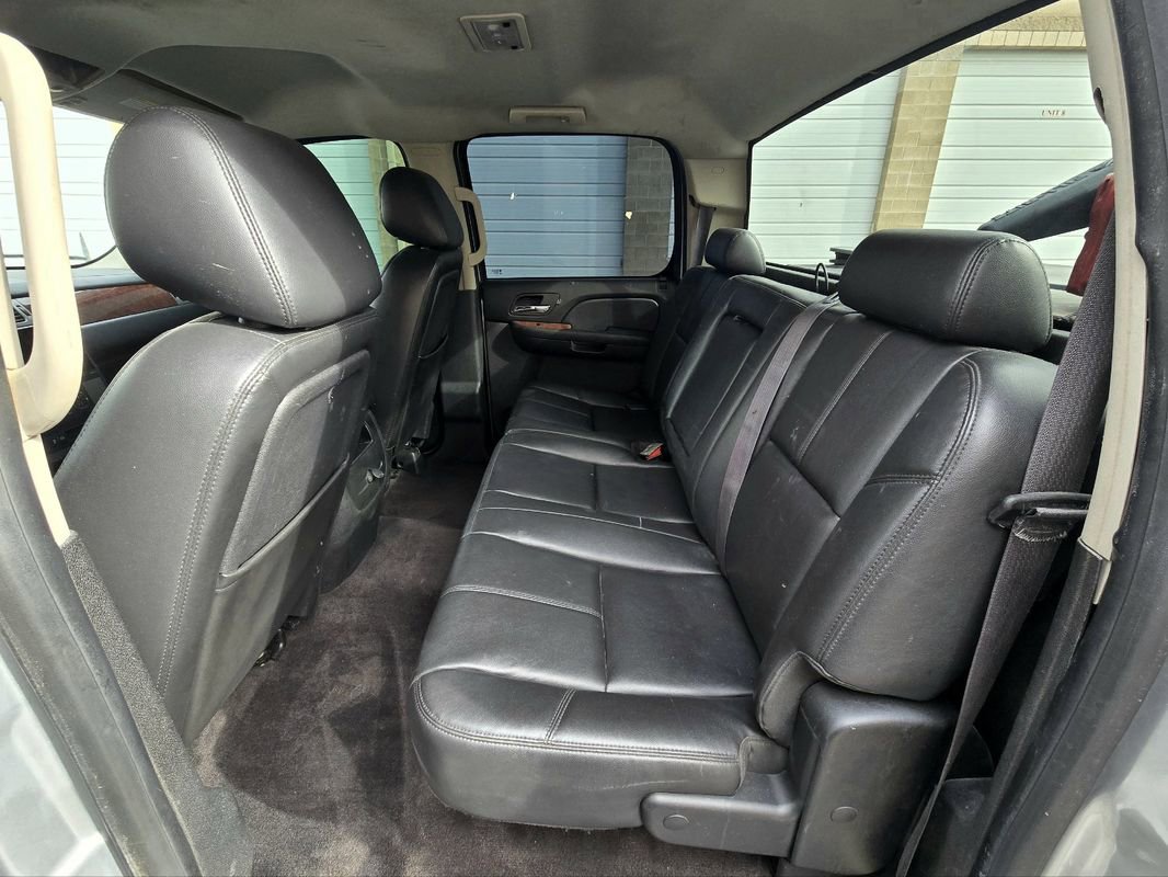 Used 2014 GMC Sierra 2500 SLT w/ Suspension Package, Off-Road image 30