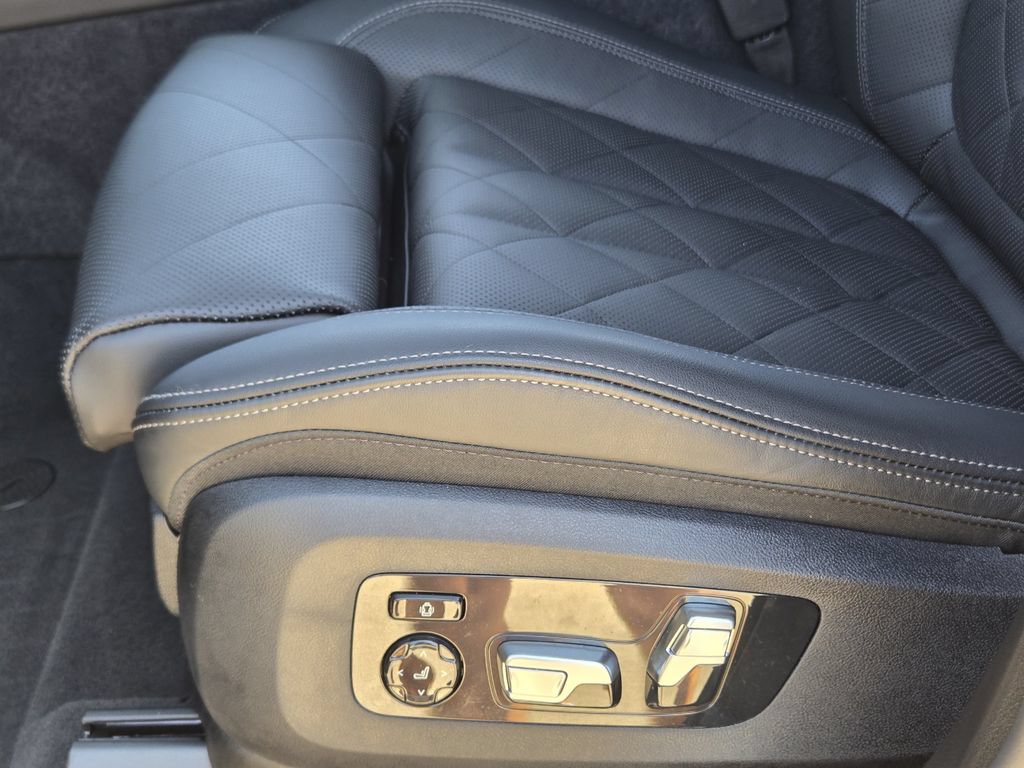 Used 2025 BMW X5 xDrive40i w/ Climate Comfort Package AWD/4WD image 32