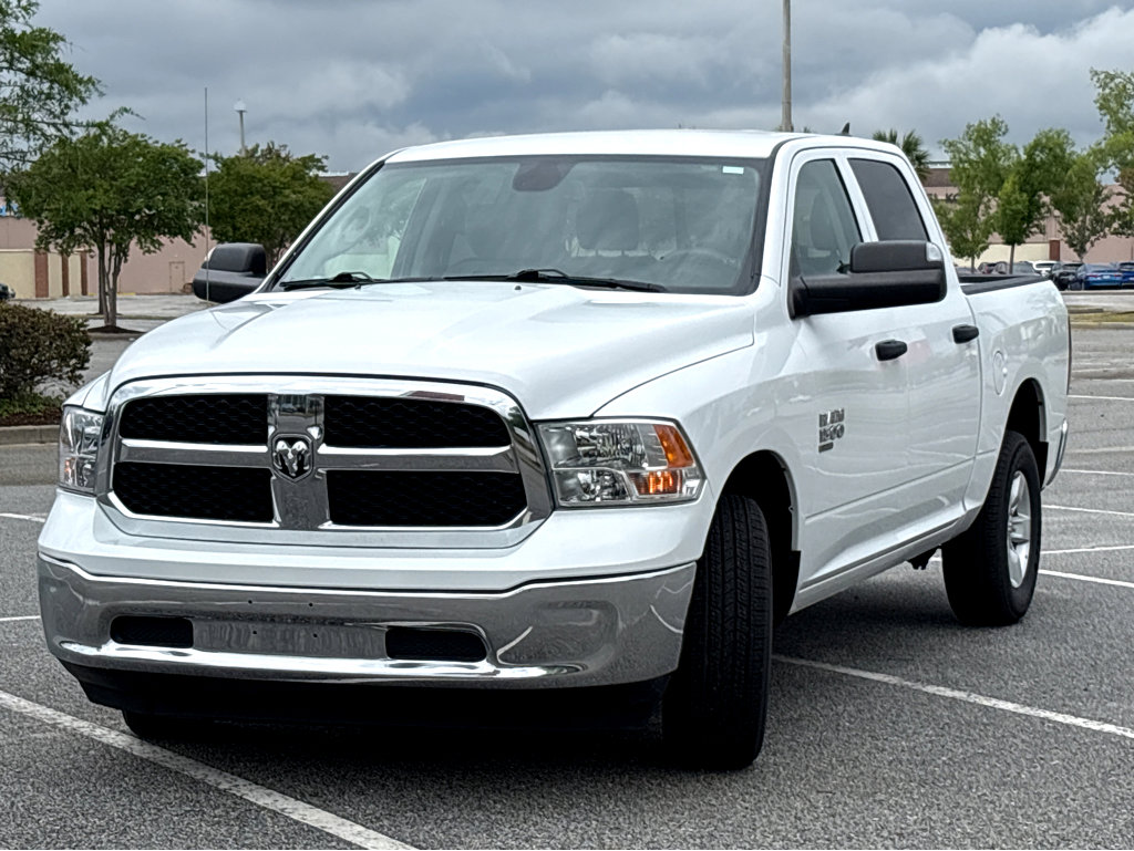 Used 2023 RAM 1500 Classic SLT w/ Trailer & Traction Group AWD/4WD image 3