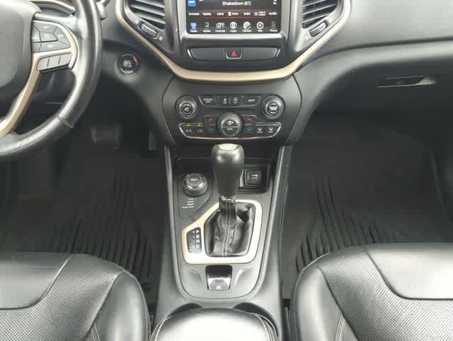 Used 2016 Jeep Cherokee Limited w/ Luxury Group AWD/4WD image 29