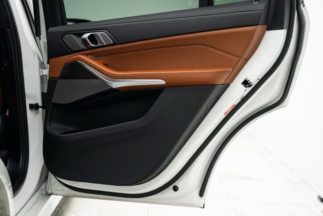 Used 2026 BMW X7 M60i image 28