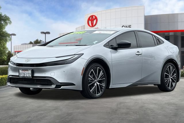 Used 2025 Toyota Prius XLE FWD image 10