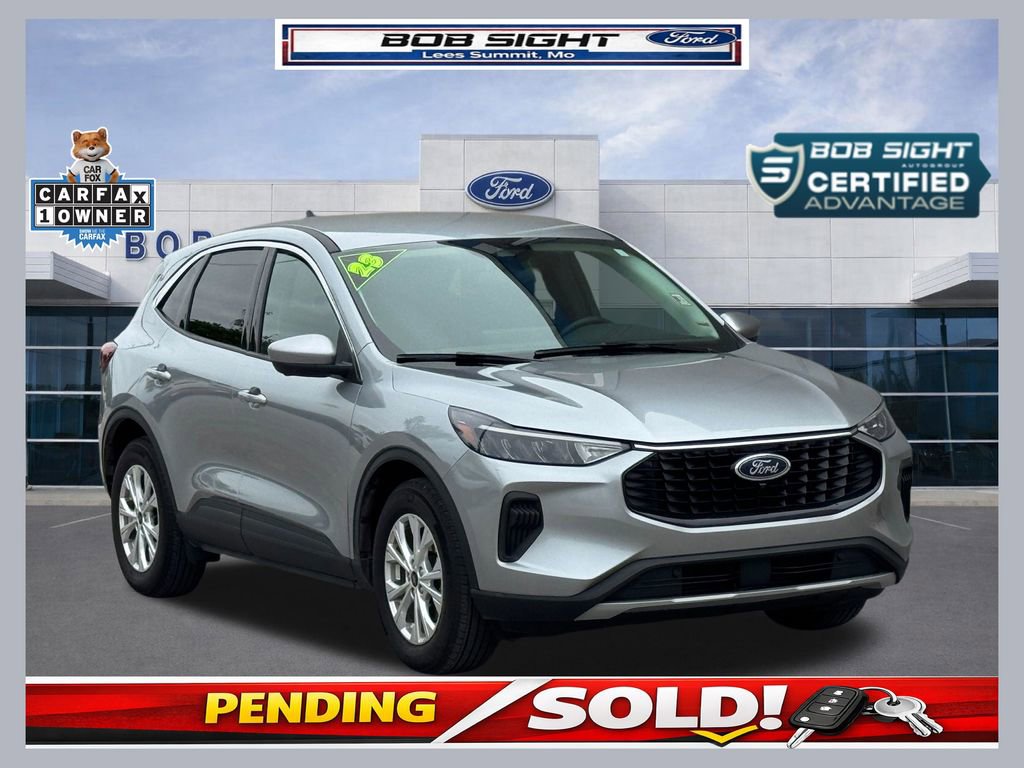 Used 2023 Ford Escape Active w/ Tech Pack #2 FWD image 1