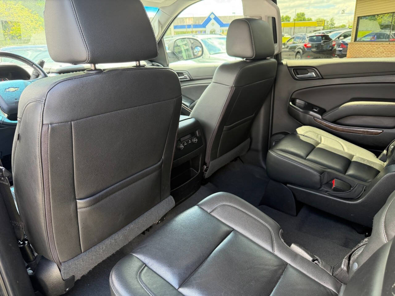 Used 2019 Chevrolet Suburban 3500 LT AWD/4WD image 27
