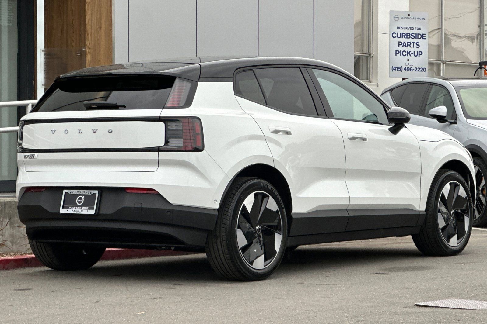 New 2026 Volvo EX30 Ultra w/ Climate Package image 2