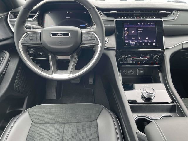 New 2025 Jeep Grand Cherokee L Altitude image 12