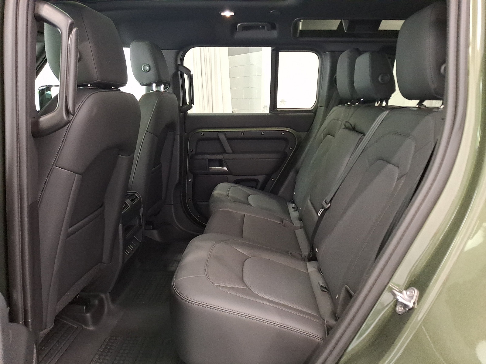 Used 2026 Land Rover Defender 110 S AWD/4WD image 9