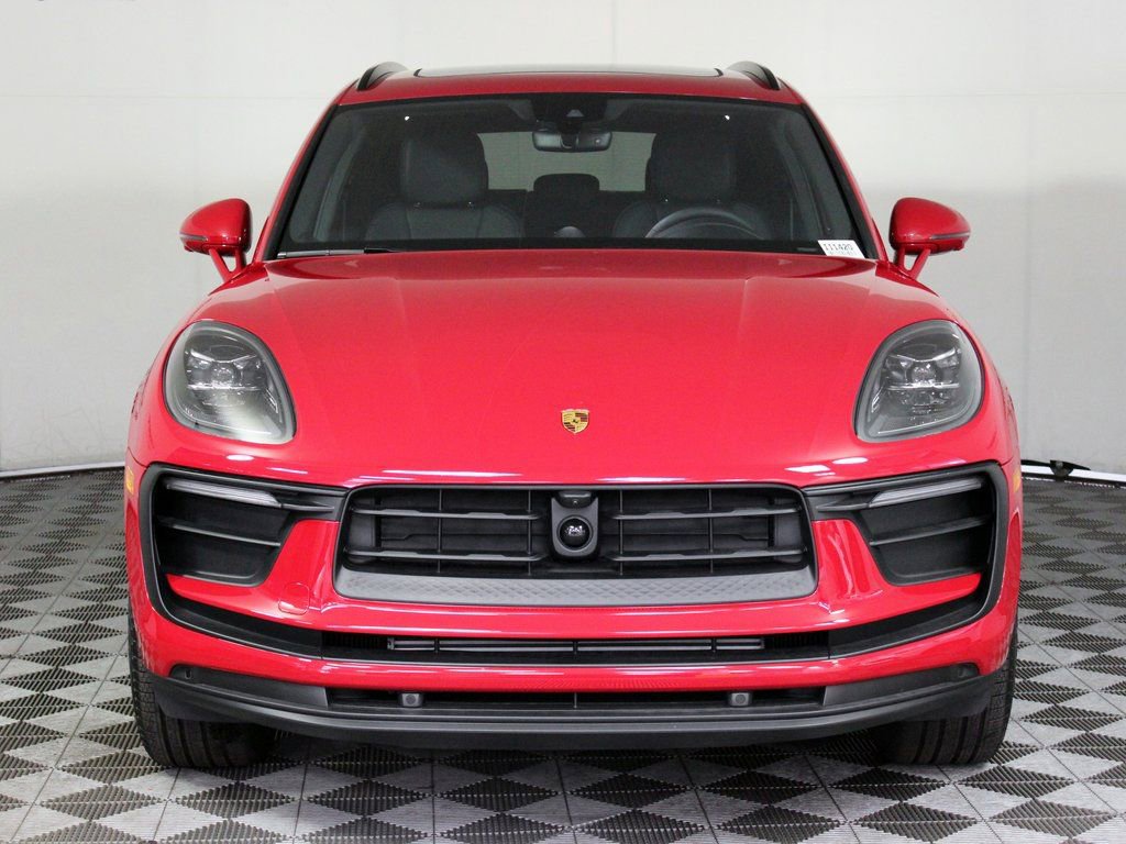 Certified 2025 Porsche Macan image 10