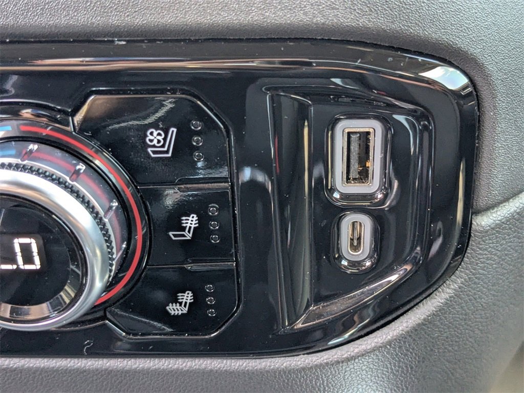 Used 2022 GMC Sierra 1500 SLT w/ SLT Premium Plus Package image 22