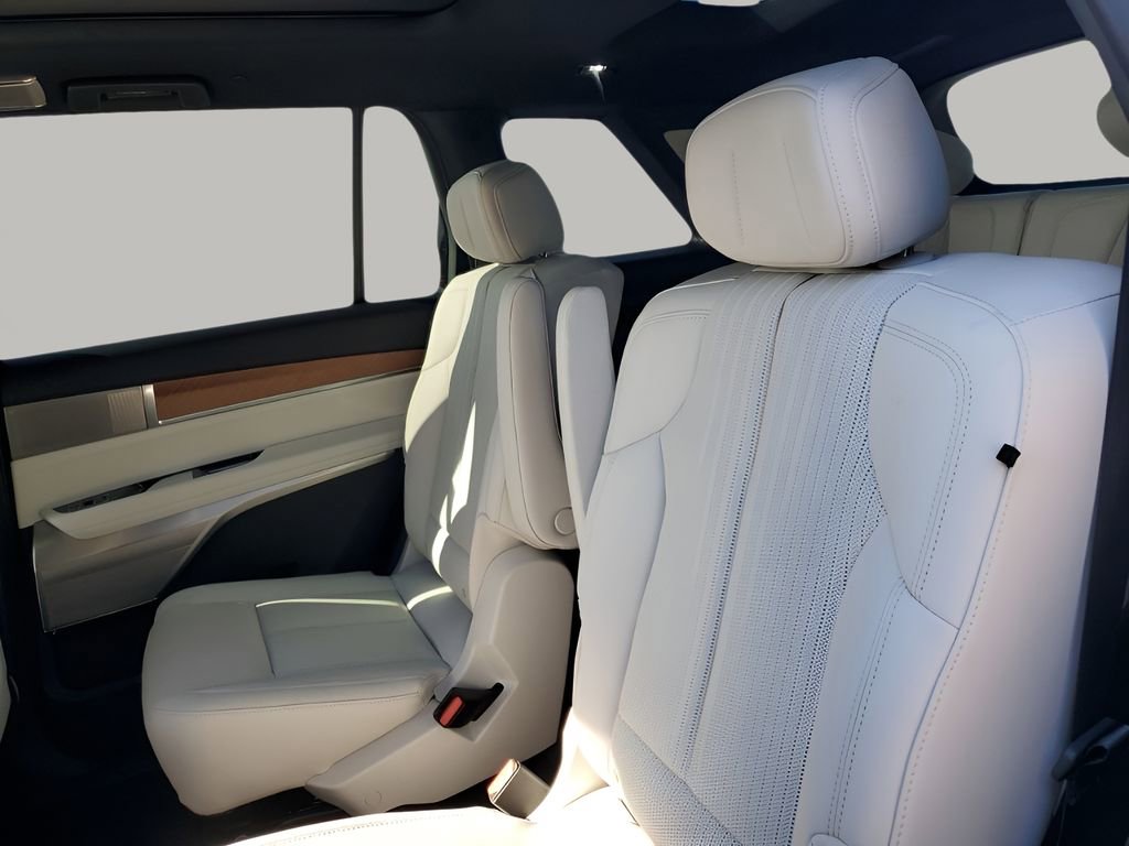 New 2026 Cadillac Vistiq Luxury w/ LPO, Floor Liner Package image 19