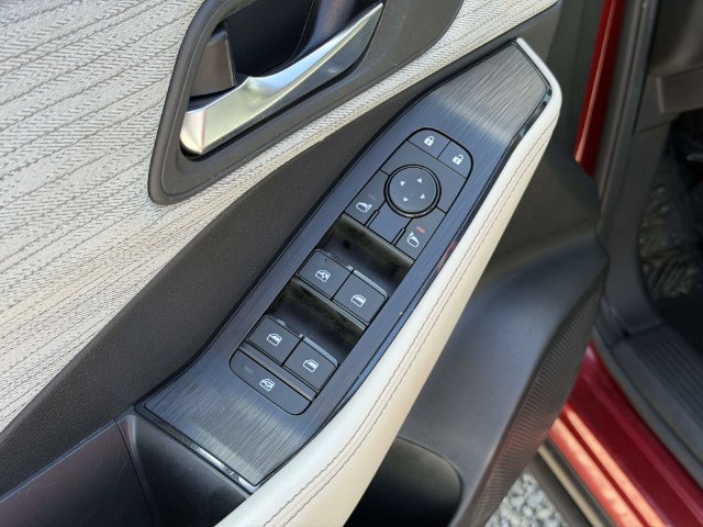 Used 2023 Nissan Rogue SV AWD/4WD image 18