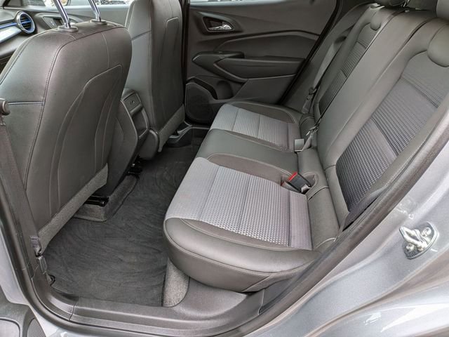 Used 2025 Chevrolet Trax LT w/ LT Convenience Package image 23