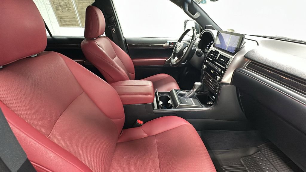 Used 2023 Lexus GX 460 Premium w/ Premium Package image 16