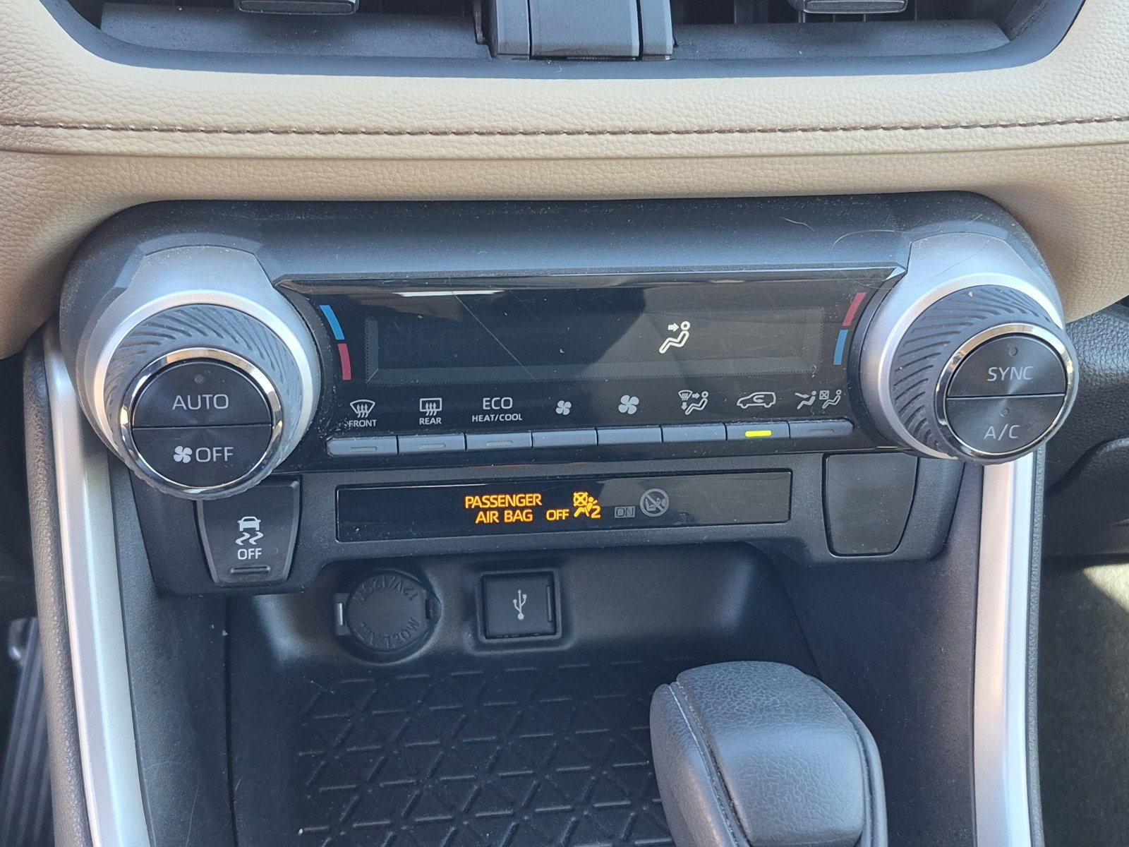 Used 2021 Toyota RAV4 XLE w/ Convenience Package AWD/4WD image 31
