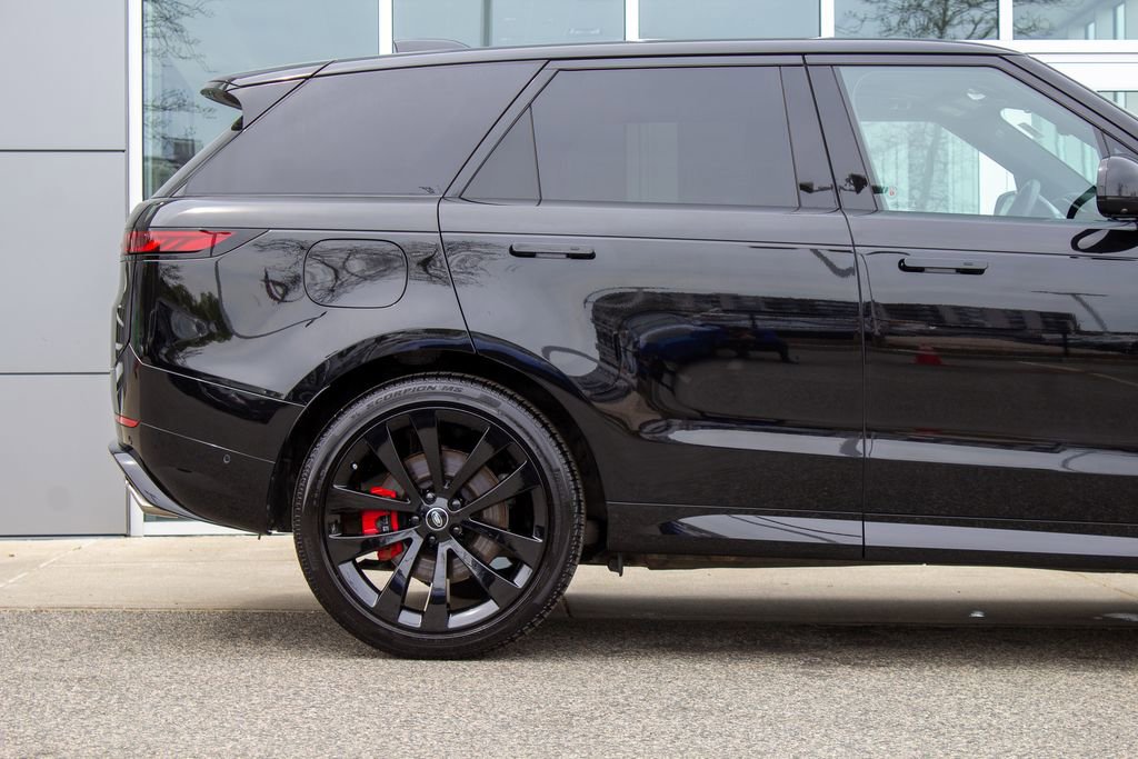 Used 2025 Land Rover Range Rover Sport Dynamic SE AWD/4WD image 6