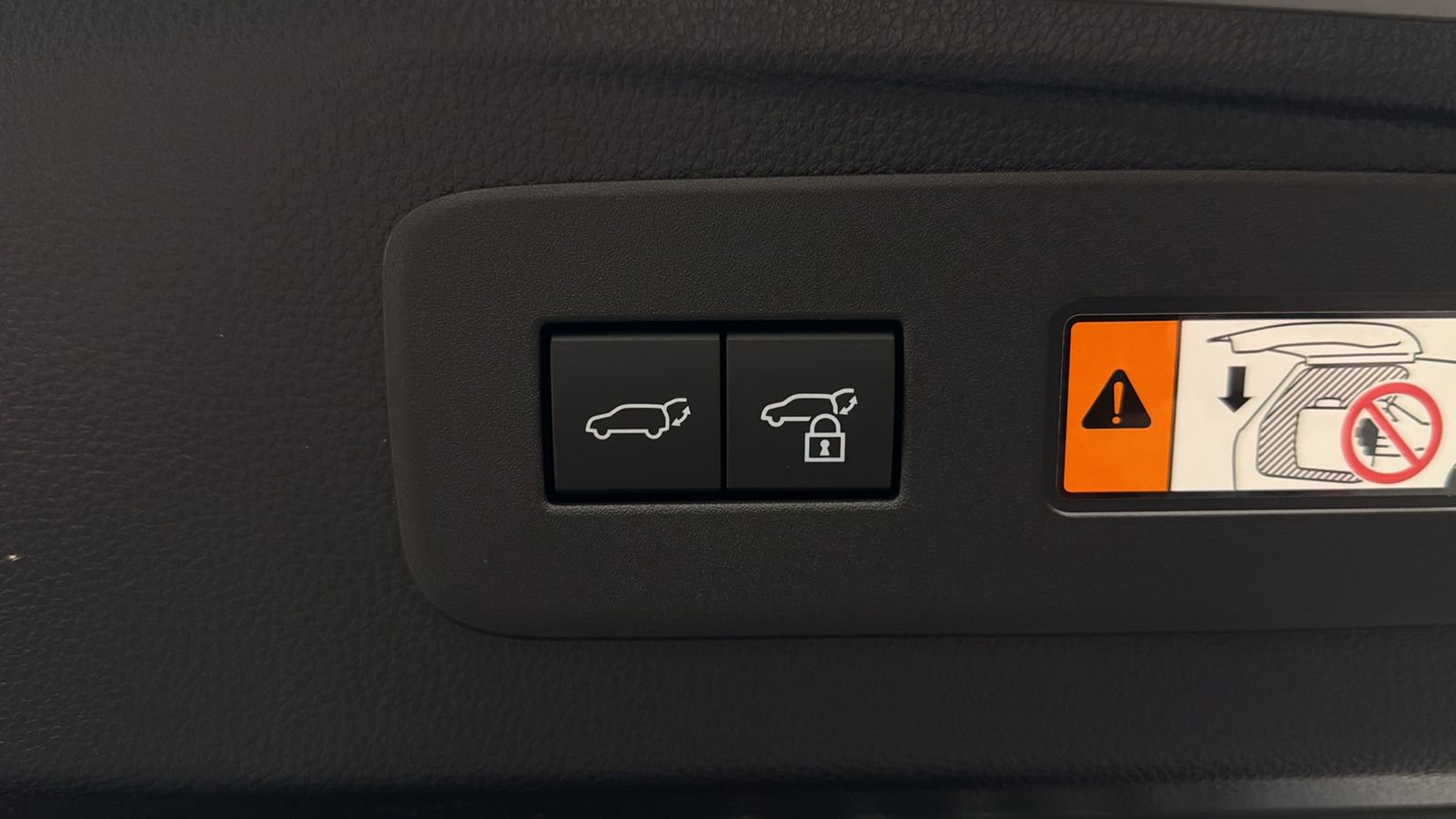 Used 2025 Lexus GX 550 w/ Accessory Package (2T) image 18