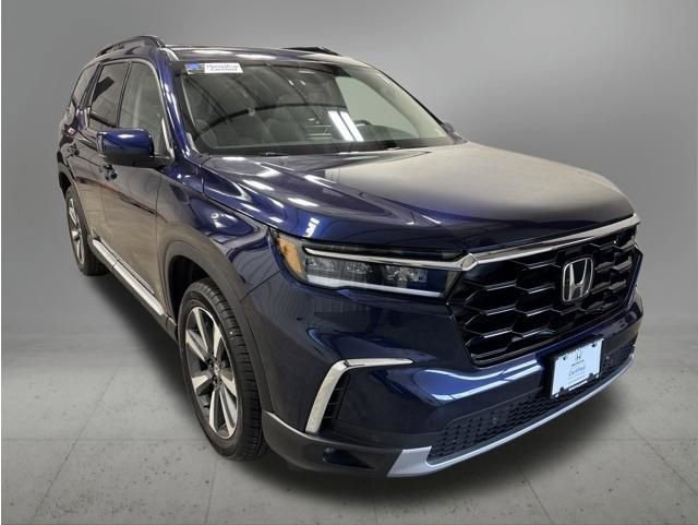 Certified 2025 Honda Pilot Touring image 9