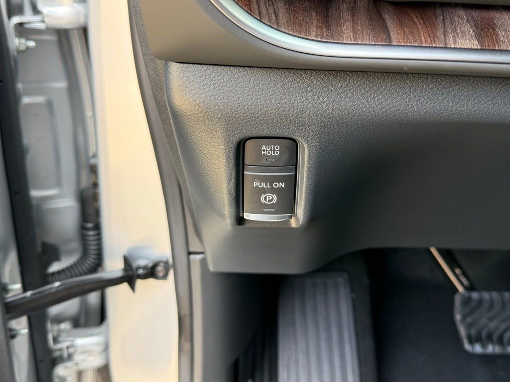 New 2026 Nissan Armada SL w/ Captain's Chari Seat Package image 15