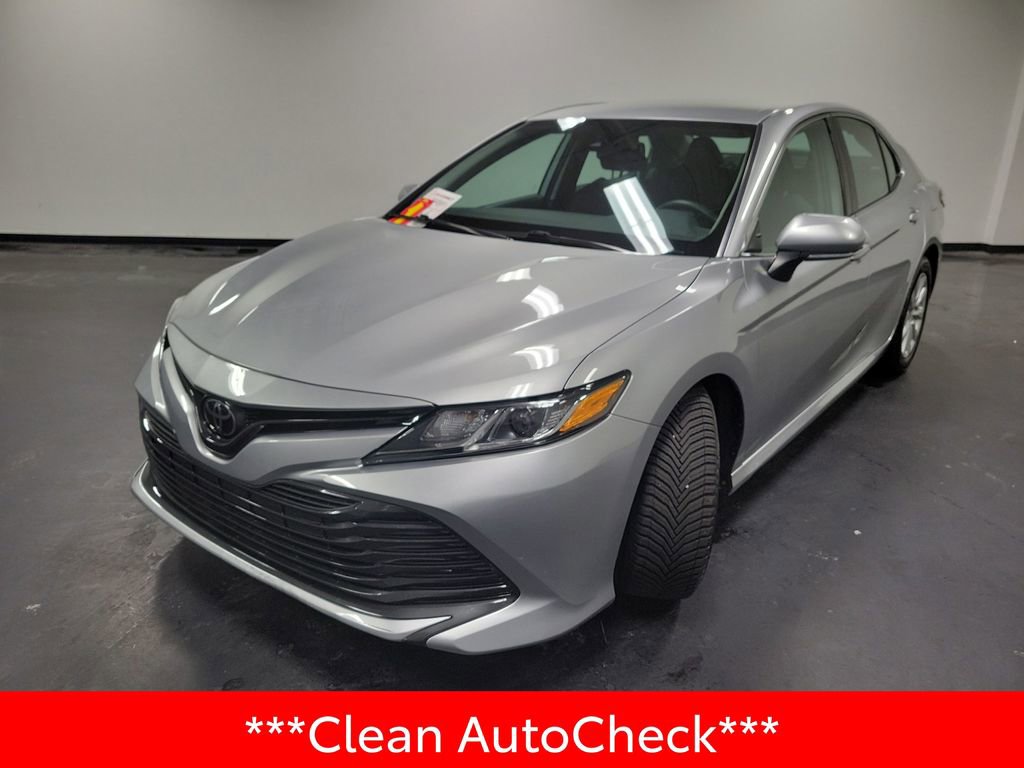 Used 2020 Toyota Camry LE image 4