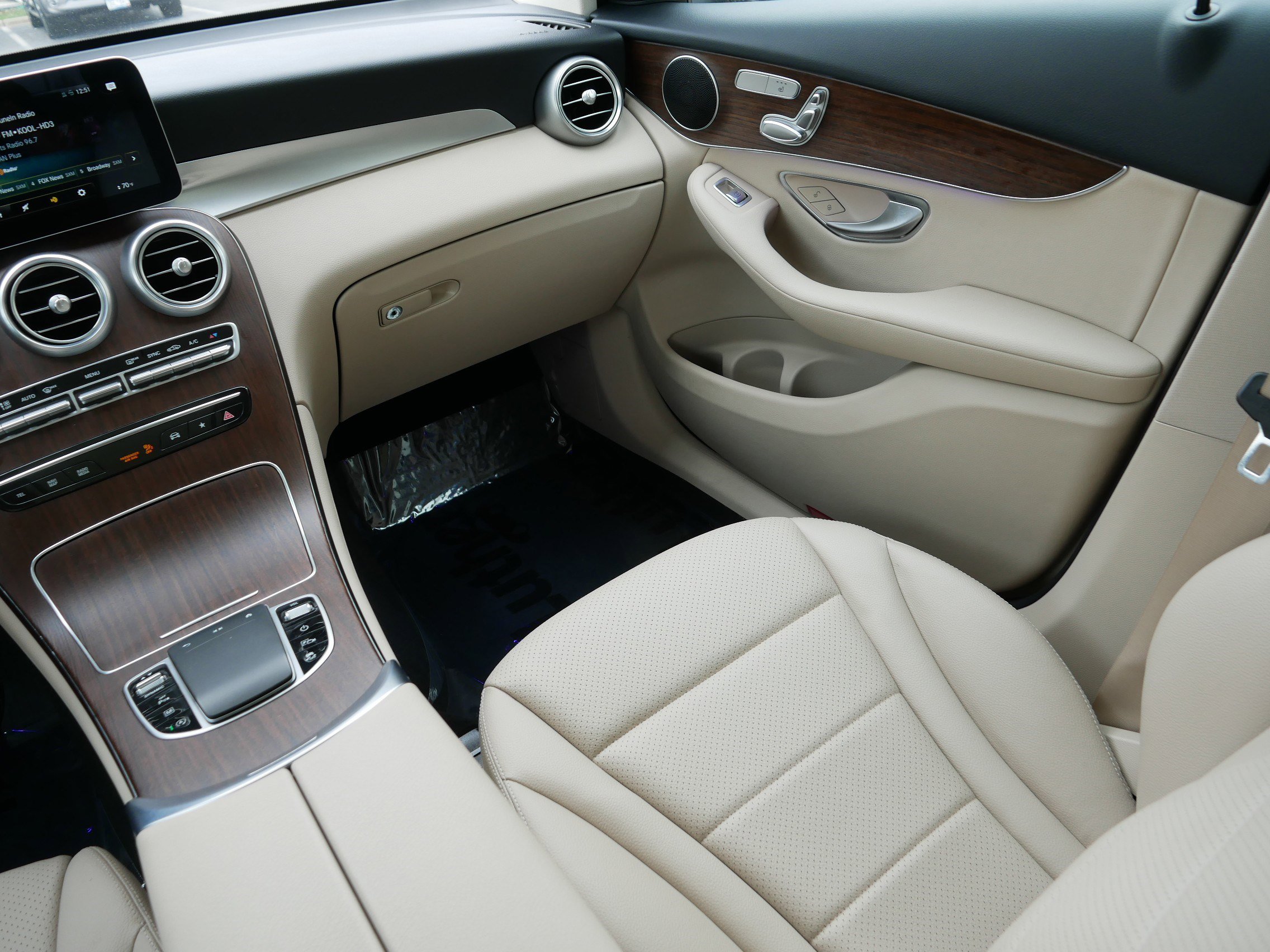 Used 2022 Mercedes-Benz GLC 300 4MATIC image 11
