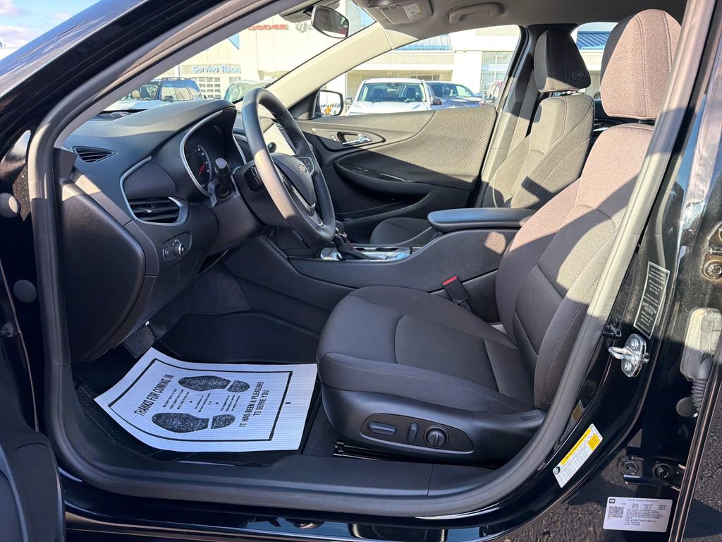 Used 2023 Chevrolet Malibu RS image 9