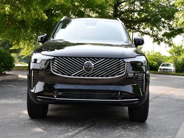 New 2025 Volvo XC90 B6 Plus image 2