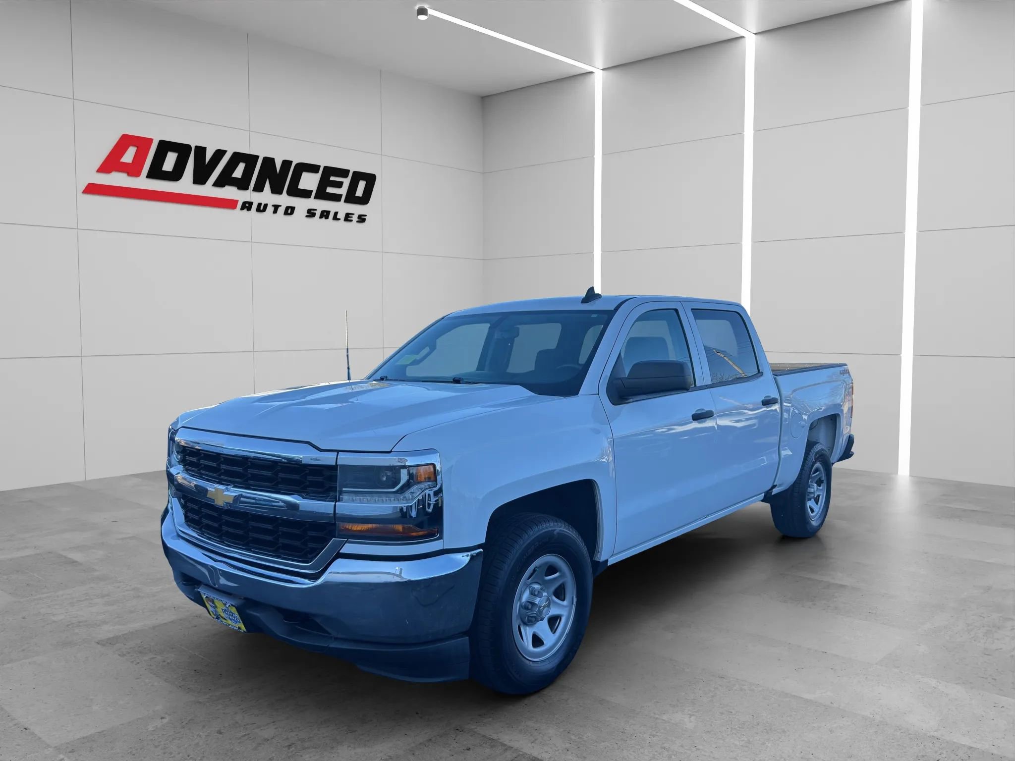 Used 2018 Chevrolet Silverado 1500 W/T w/ WT Convenience Package AWD/4WD image 3