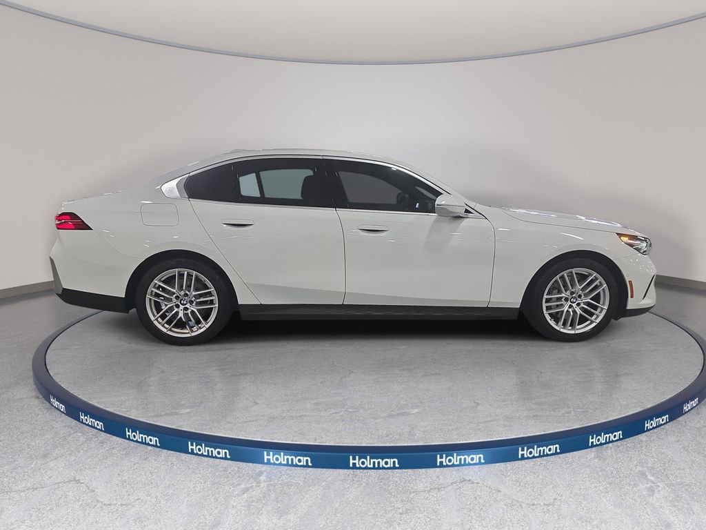 Certified 2024 BMW 530i RWD image 5