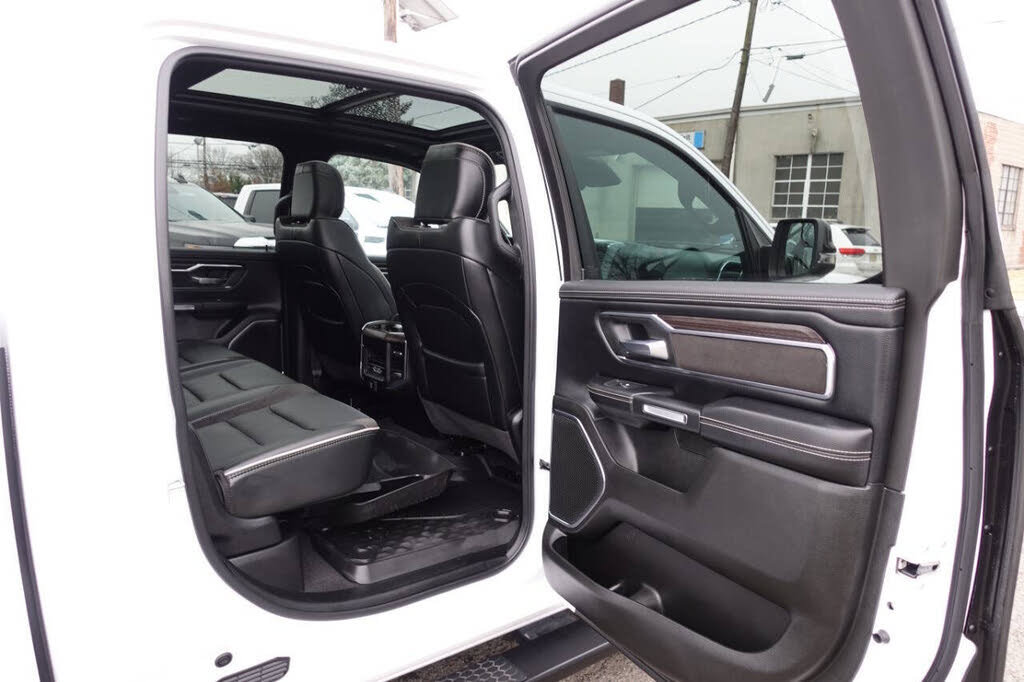 Used 2025 RAM 1500 Laramie w/ Sport Appearance Package AWD/4WD image 29